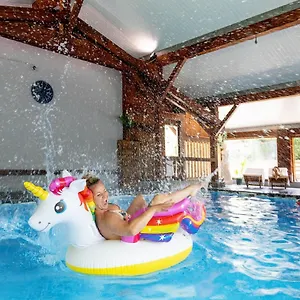 https://hotel-la-fontaine-les-houches.hotels-rhonealpes.com